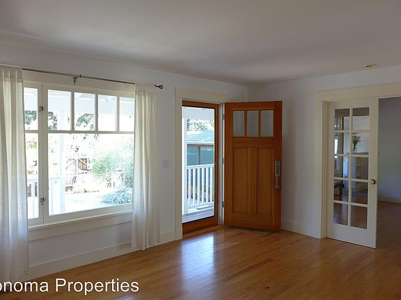4th image of 949 Donald St