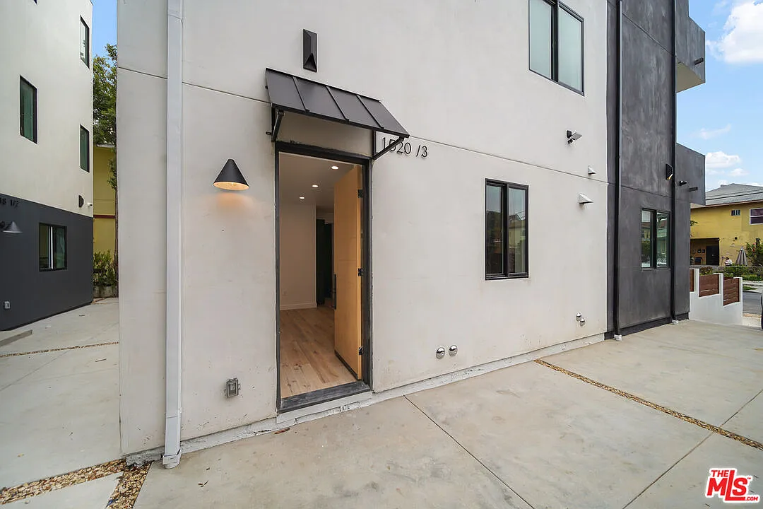 2 bed, 1.0 bath, 750 sqft, $2,295 — Photo 1