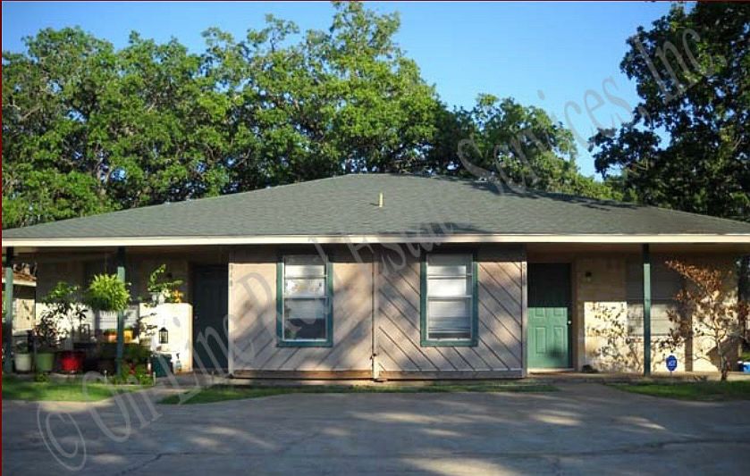 1st image of 1018 Navarro Dr