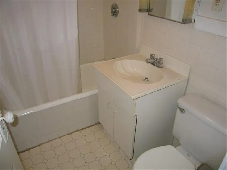 38 College Ave #4 — Photo 5