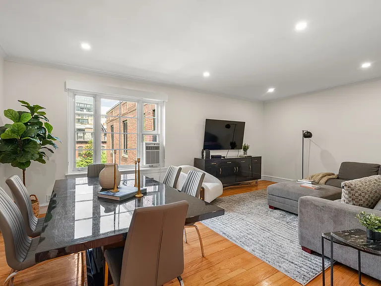 15 Monmouth Ct #5 — Photo 1