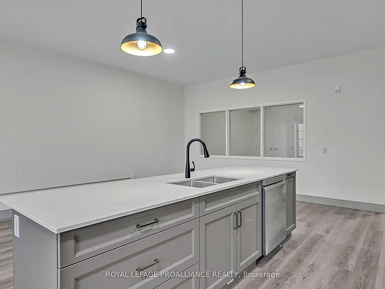 380 George St N #1B — Photo 9