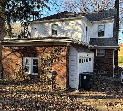 2nd image of 422 N Firestone Blvd