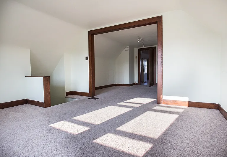 1667 Victoria Ave #3 — Photo 1