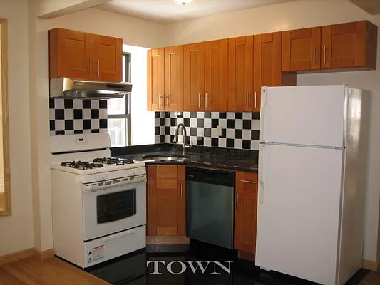 Rented by Town Residential | media 15