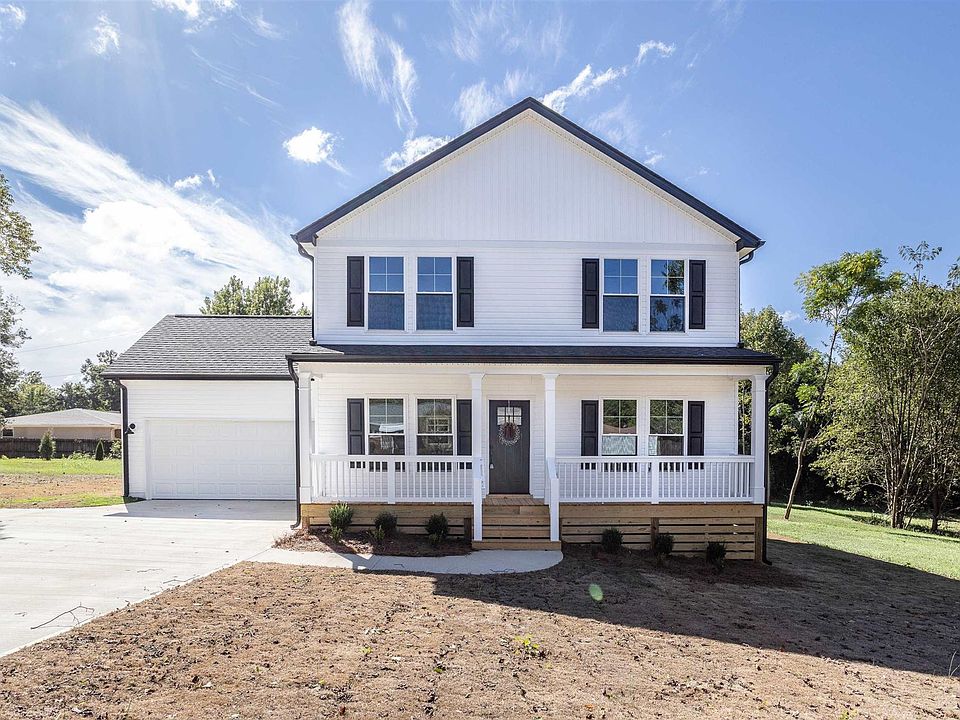 1st image of 115 Clarence Cir