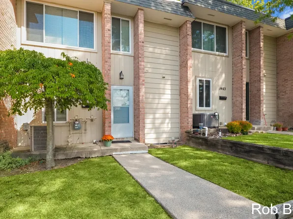 1461 N Saxony Dr SE, Grand Rapids, MI 49508