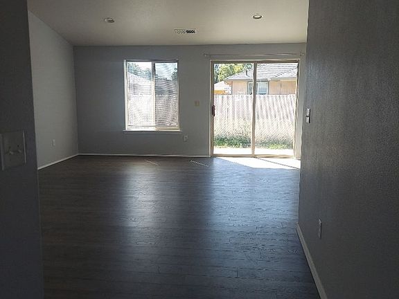 2nd image of 365 Bradley Way