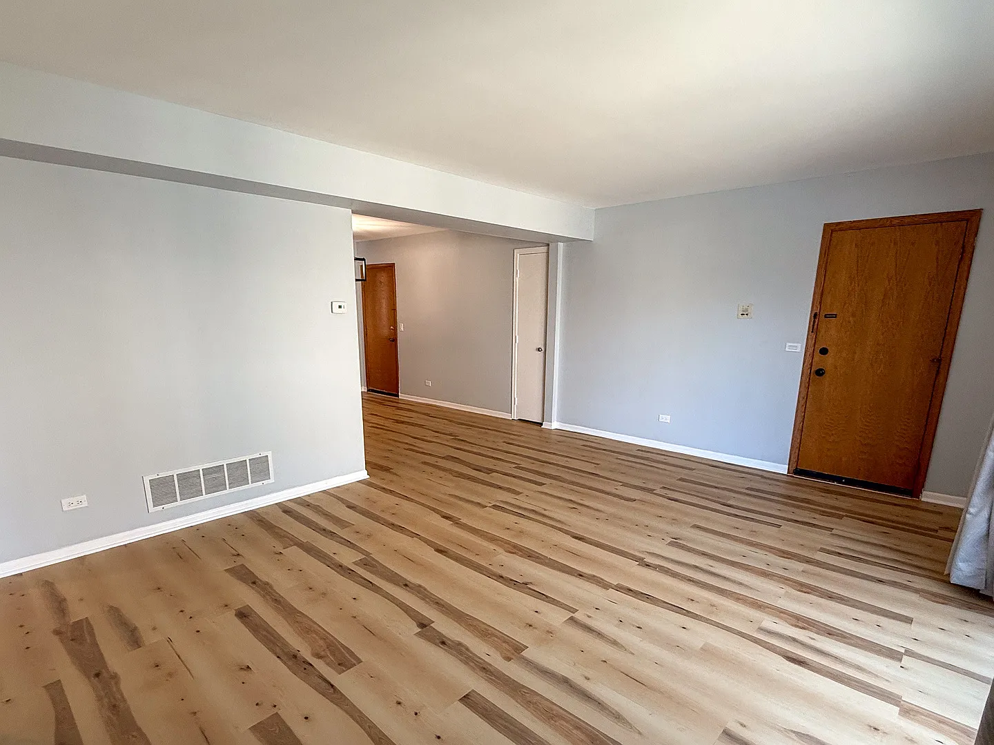 2 bed, 1000 sqft, $2,000 — Photo 3