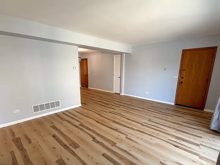 8504 W Catherine Ave #2N — Photo 3