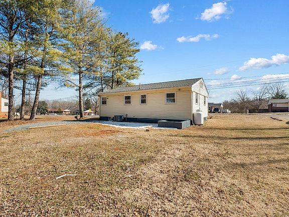 4th image of 649 Amelon Rd