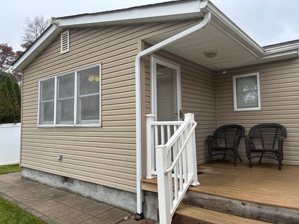 (undisclosed Address)