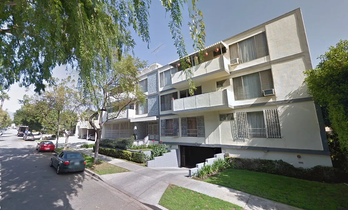 916 N Sierra Bonita Ave — Photo 3