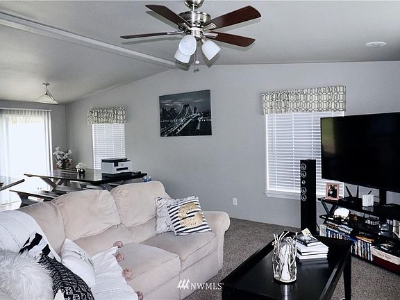 2nd image of 1018 Shawn Ave