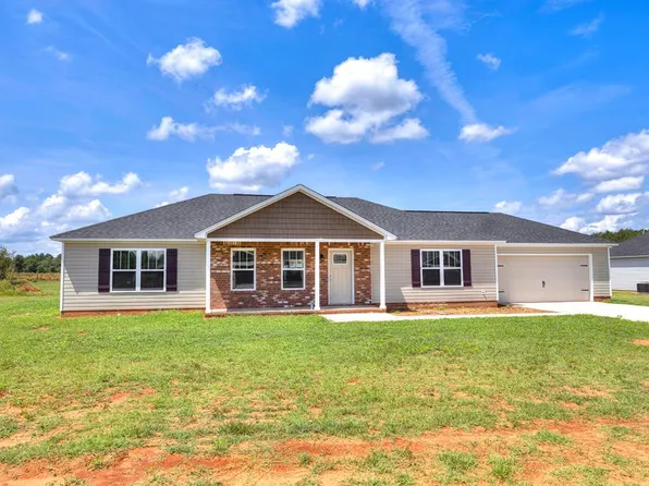 1120 Makayla Ln, Wedgefield, SC 29168