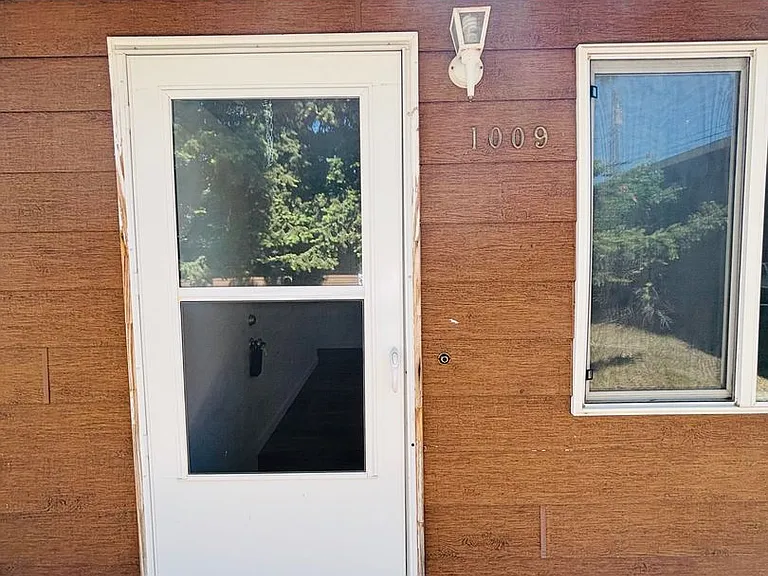1009 Cannon St — Photo 2