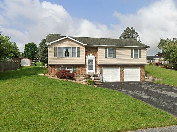 5th image of 1572 Buttercup Dr