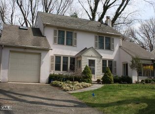 5 Overlook Rd, Norwalk, CT 06851