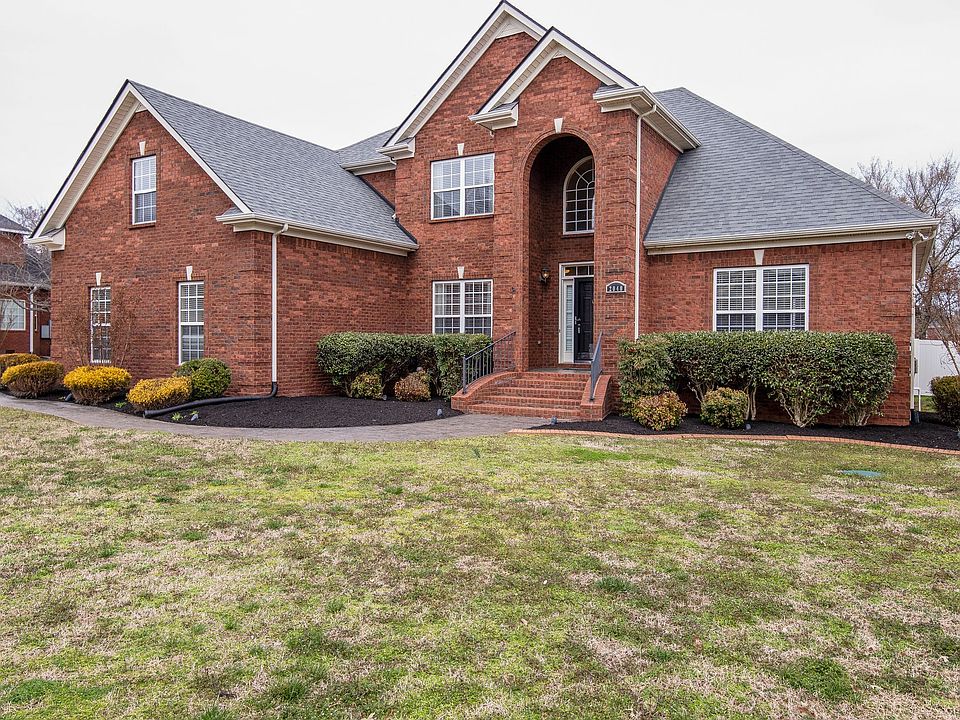 1st image of 2040 Woodcliff Dr