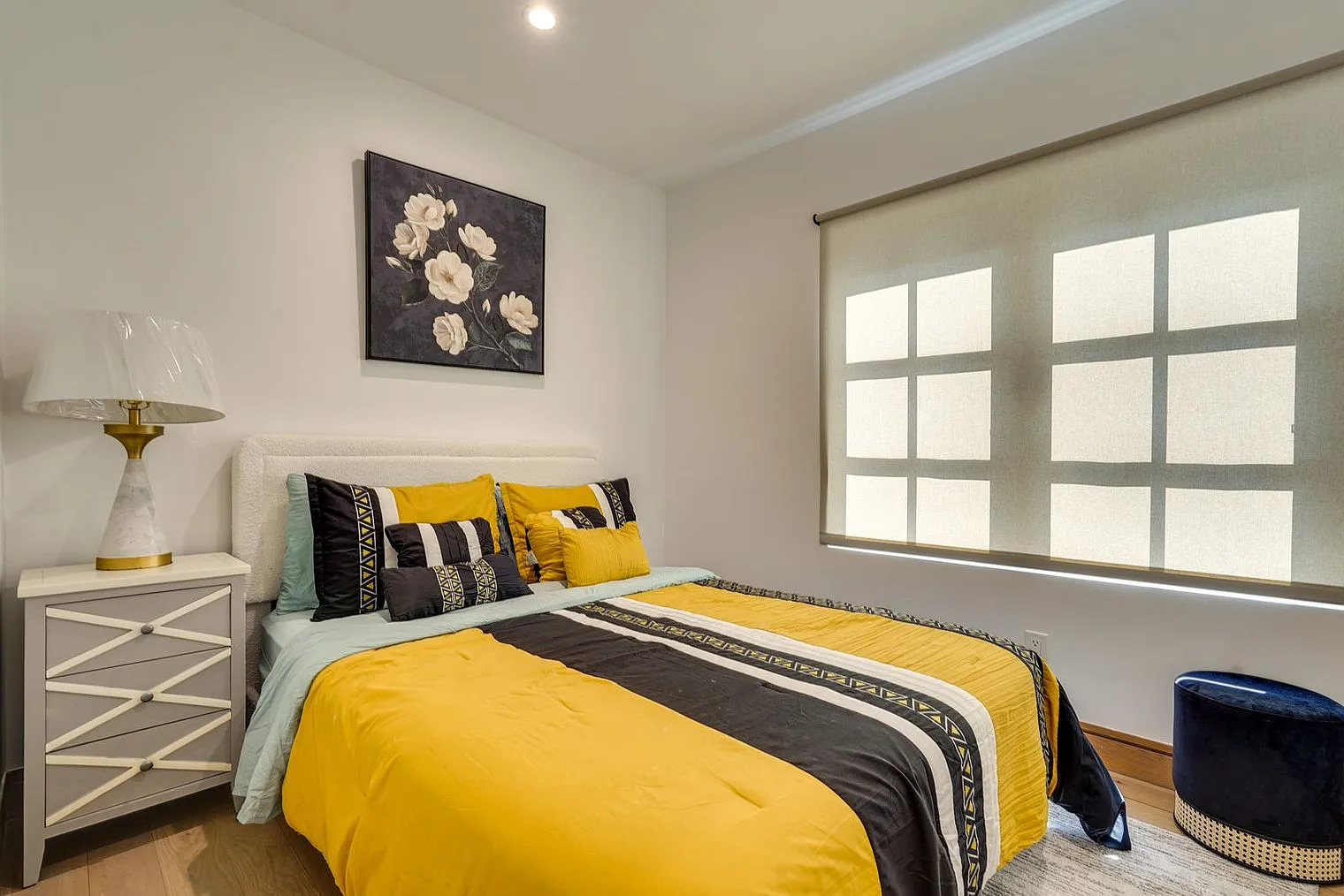 2 bed, 1.0 bath, 742 sqft, $5,225 — Photo 2