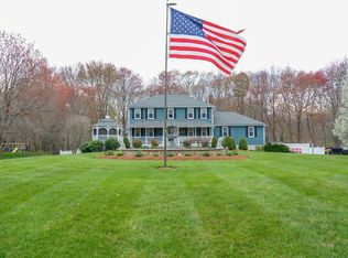 25 Kempton Rd, Uxbridge, MA 01569
