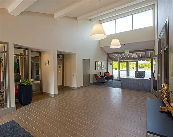 Parklane Apartments — Photo 12