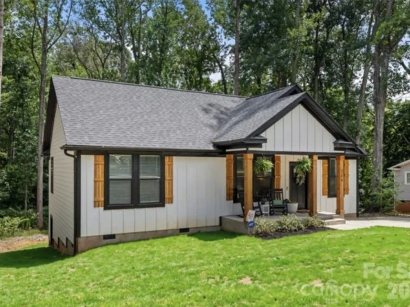 216 Briar Creek Rd, Gastonia, NC 28056