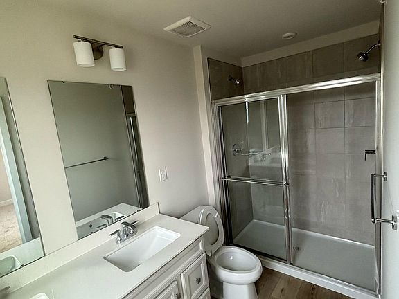 5th image of 2620 Tisbury Ln