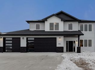 1036 50th Ave W, West Fargo, ND 58078