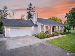 218 W Sunny Sands Road, Cathlamet, WA 98612