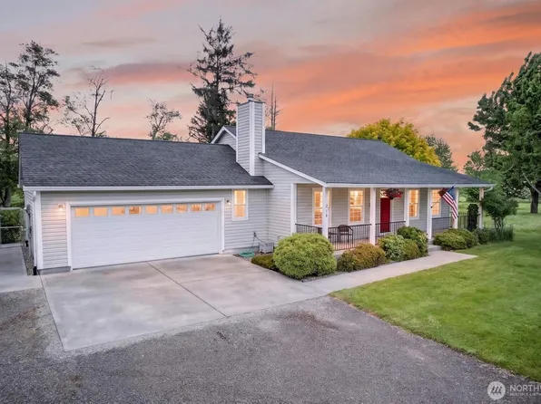 218 W Sunny Sands Road, Cathlamet, WA 98612