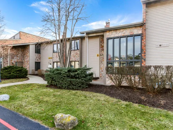17 Abbey Villa CIRCLE #F, Fontana, WI 53125