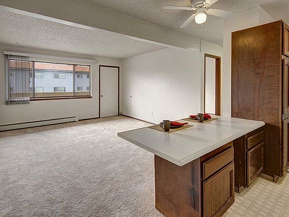 Continental Apartments - Living Room