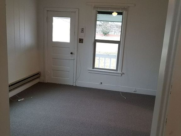 4th image of 104 8th Ave W