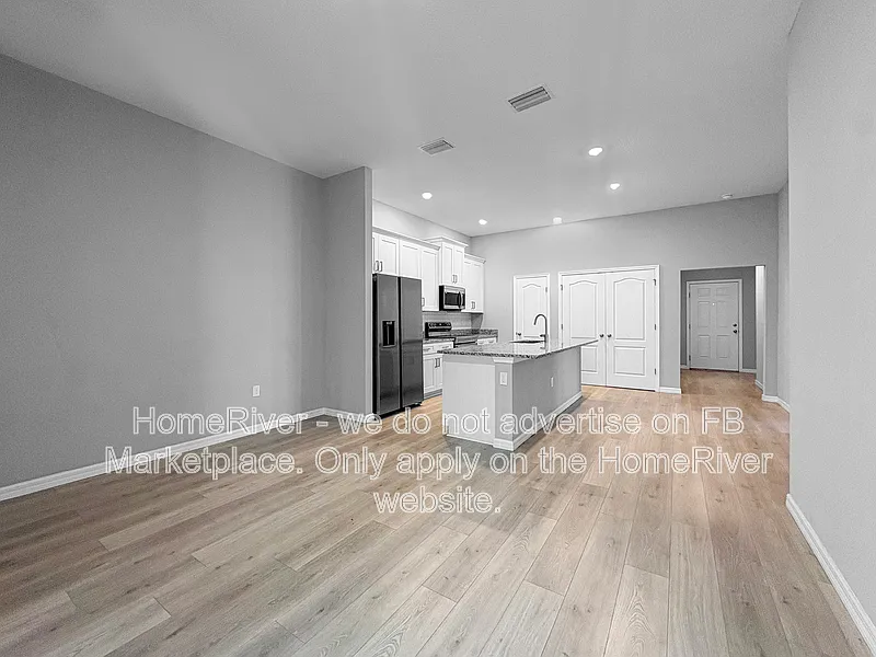 3 bed, 2.0 bath, 2430 sqft, $1,625 — Photo 4