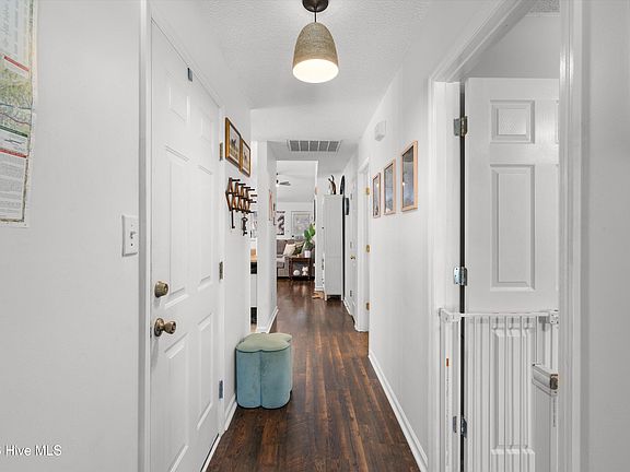 5th image of 135 Hammond Place Circle