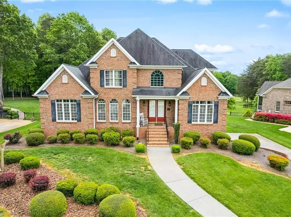 293 N Hiddenbrooke Dr, Advance, NC 27006