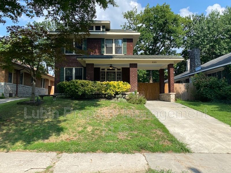 1st image of 688 N Idlewild St