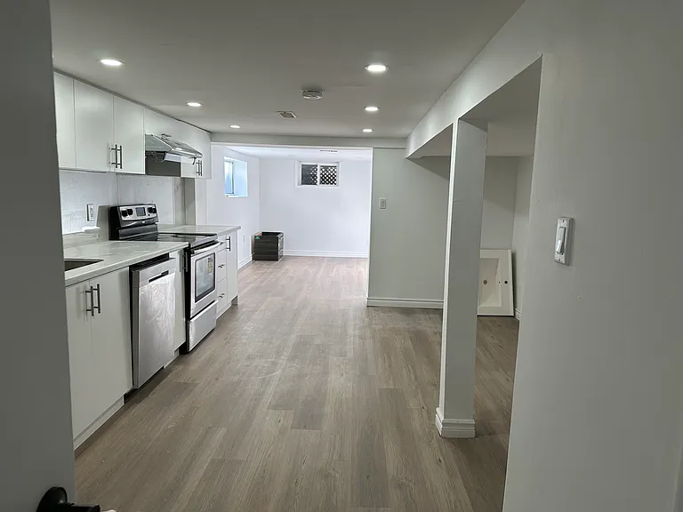 240 Parkview Hill Cres #2 — Photo 5