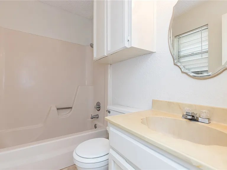 5133 Middlecoff Rd — Photo 15
