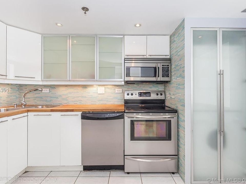 1st image of 20225 NE 34th Ct APT 512