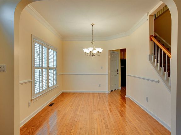 4th image of 103 Westbourne Ct