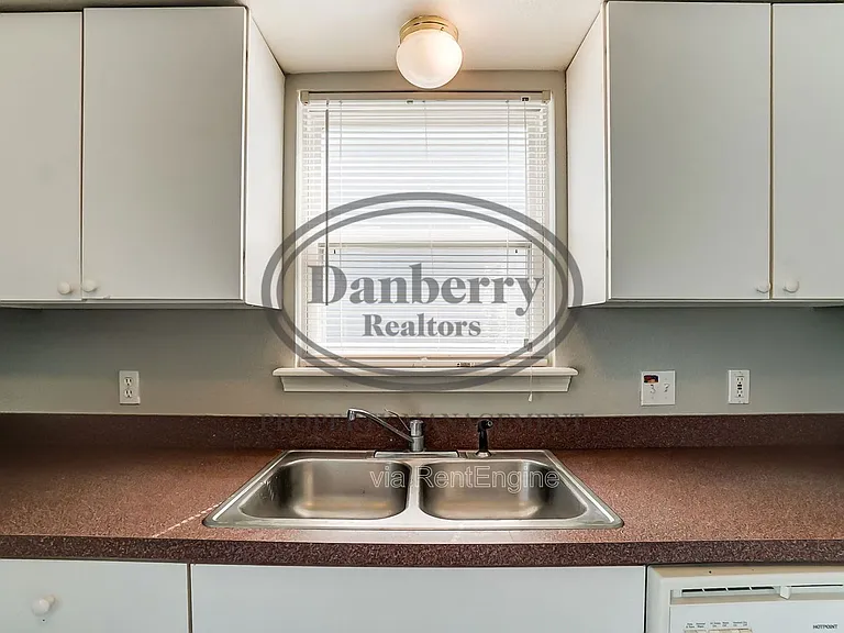 3704 Willow Run Dr — Photo 11