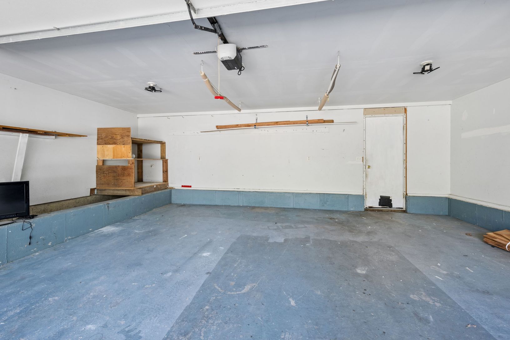  2 car garage