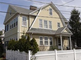 10 Lyman Ter #2, Waltham, MA 02452