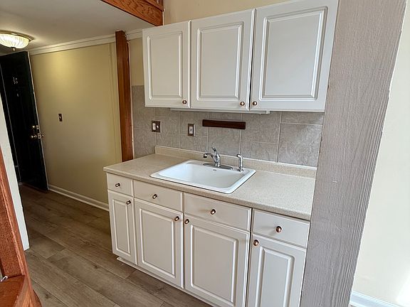 3rd image of 30 Chandler Sq APT 18