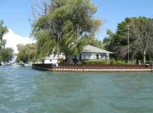 7109 Martz St, Harsens Island, MI 48028