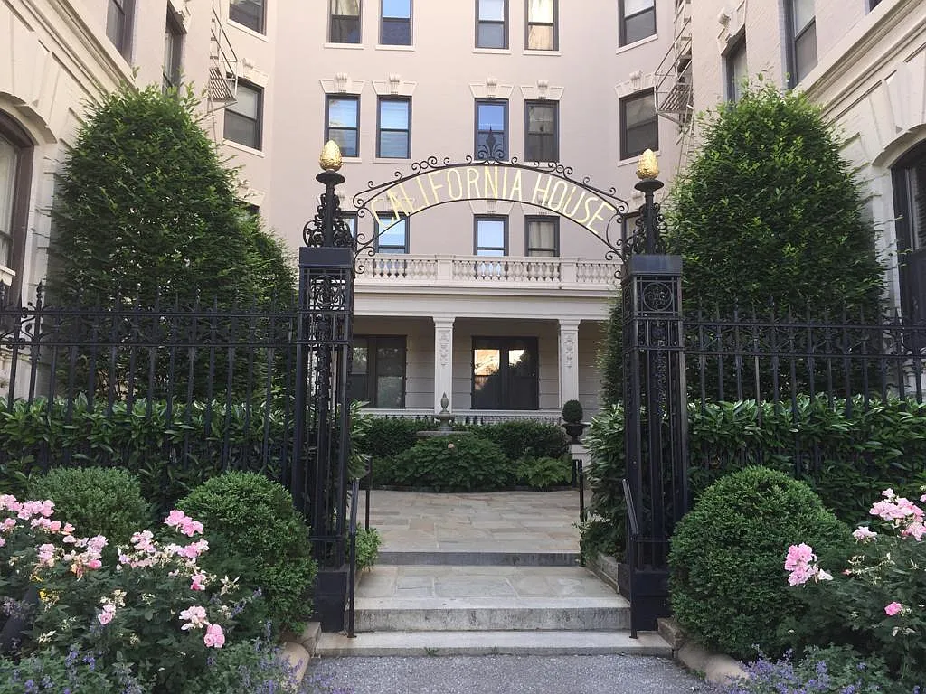 2205 California St NW APT 201 photo 1
