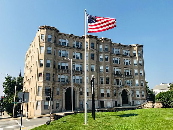 4th image of 46 Elm St APT 5