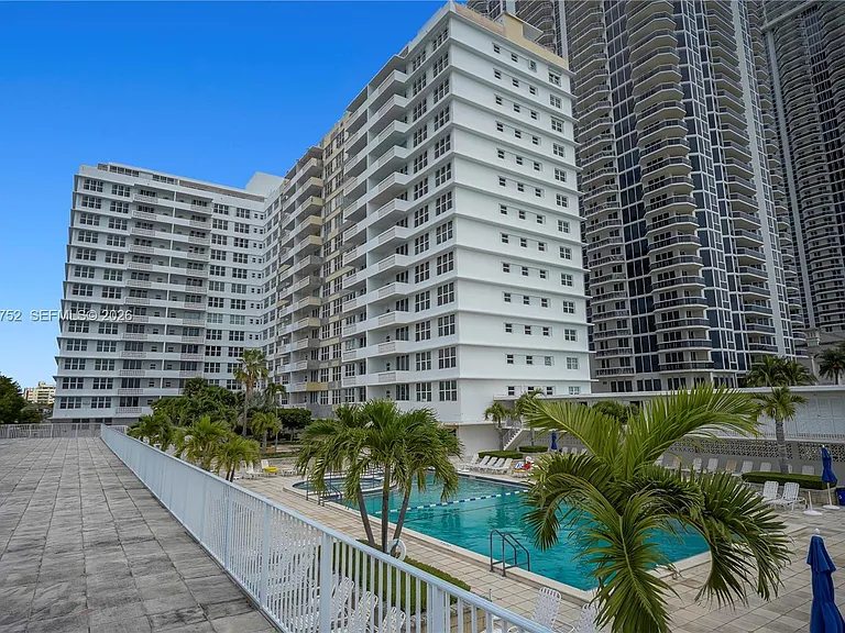 4747 Collins Ave #1503 — Photo 15